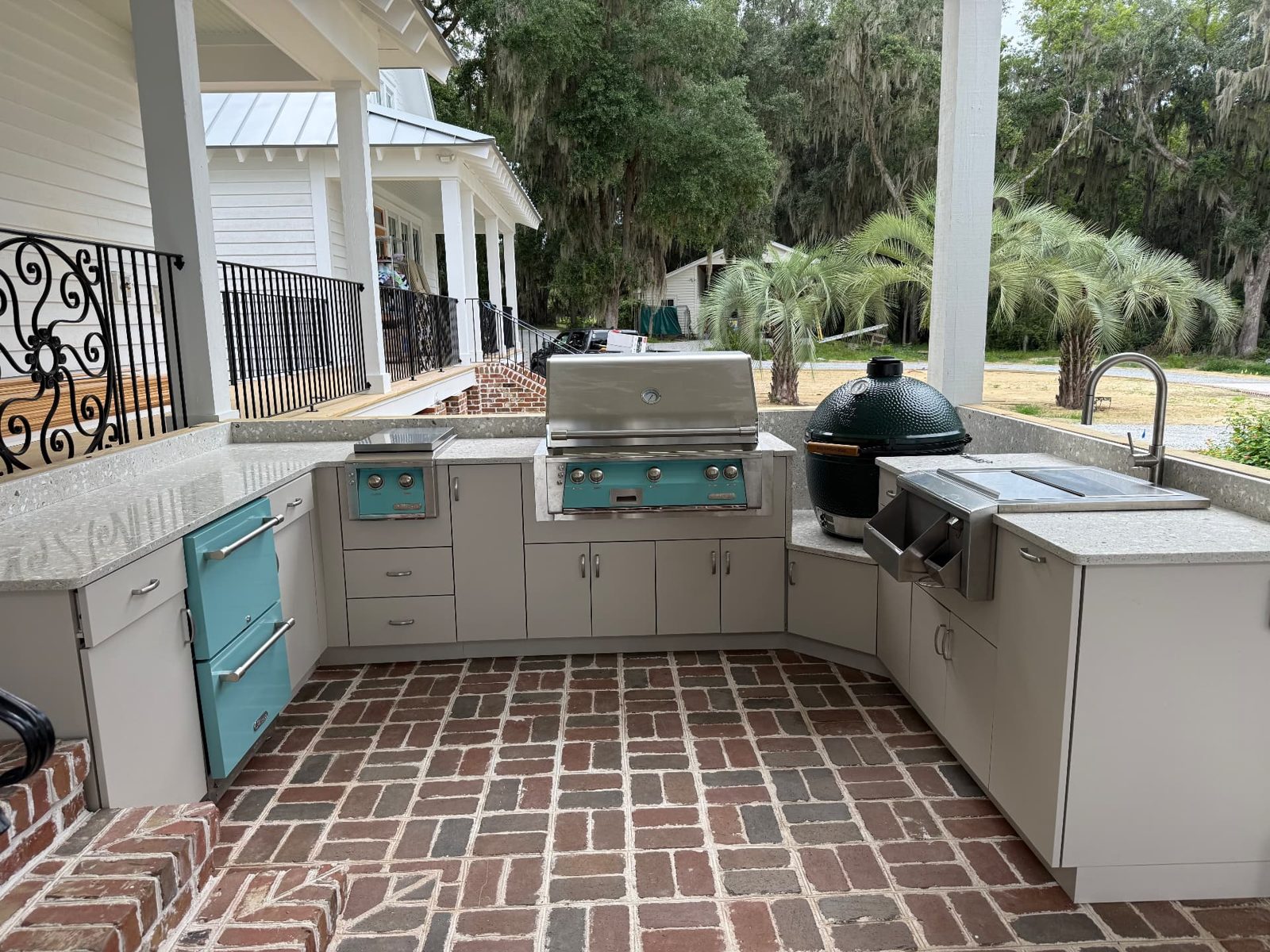 Custom Outdoor Kitchens